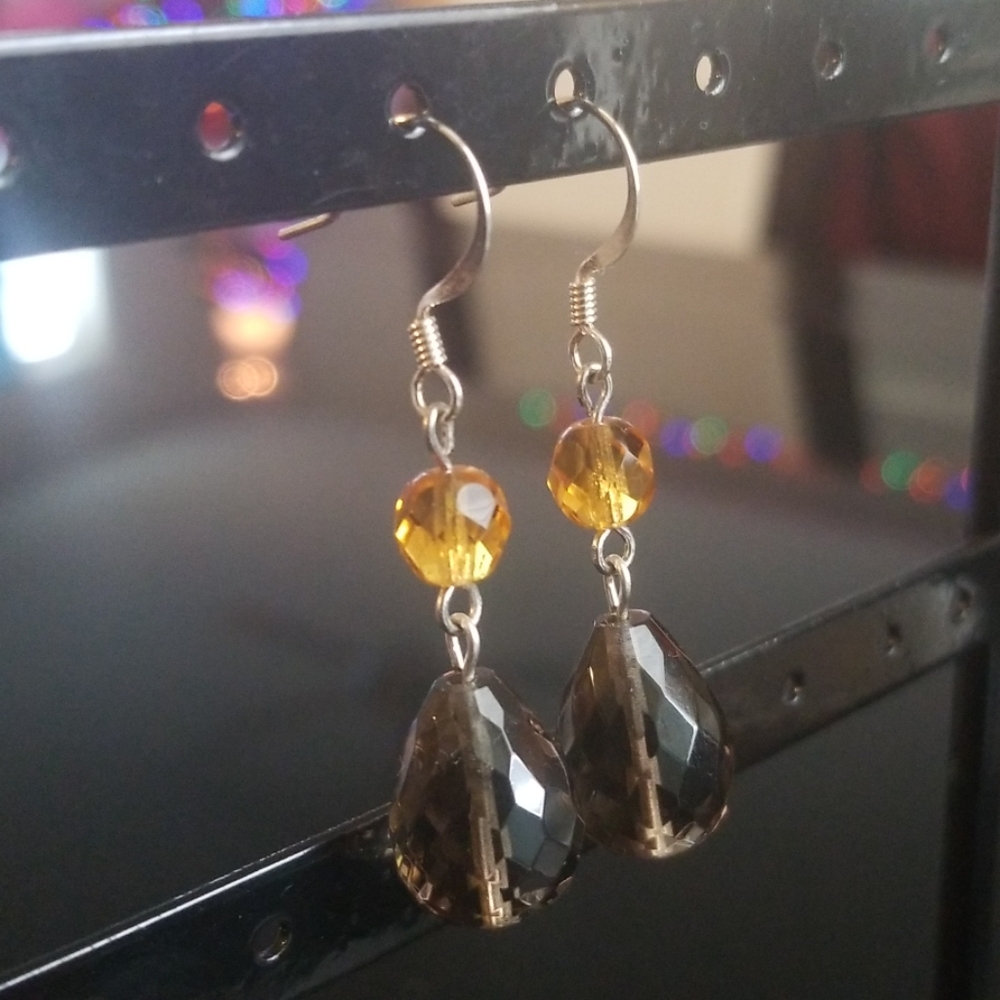 Shimmering drop earrings